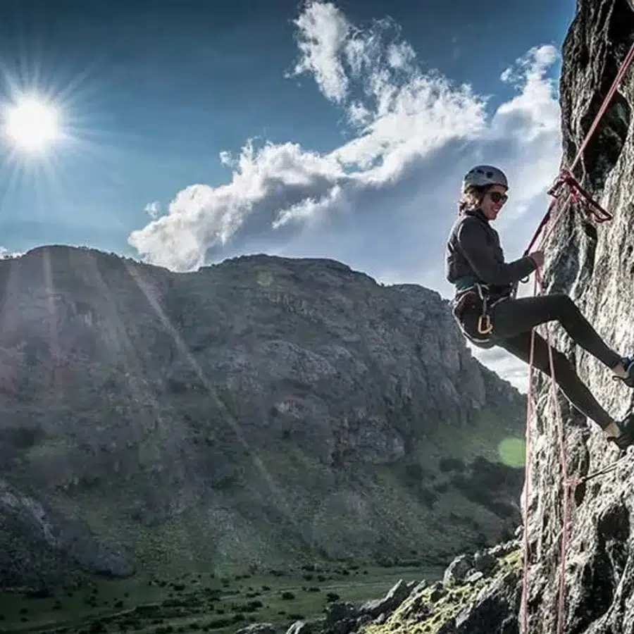 Escalada en roca y rapel en el Cañadón de La Vizcacha