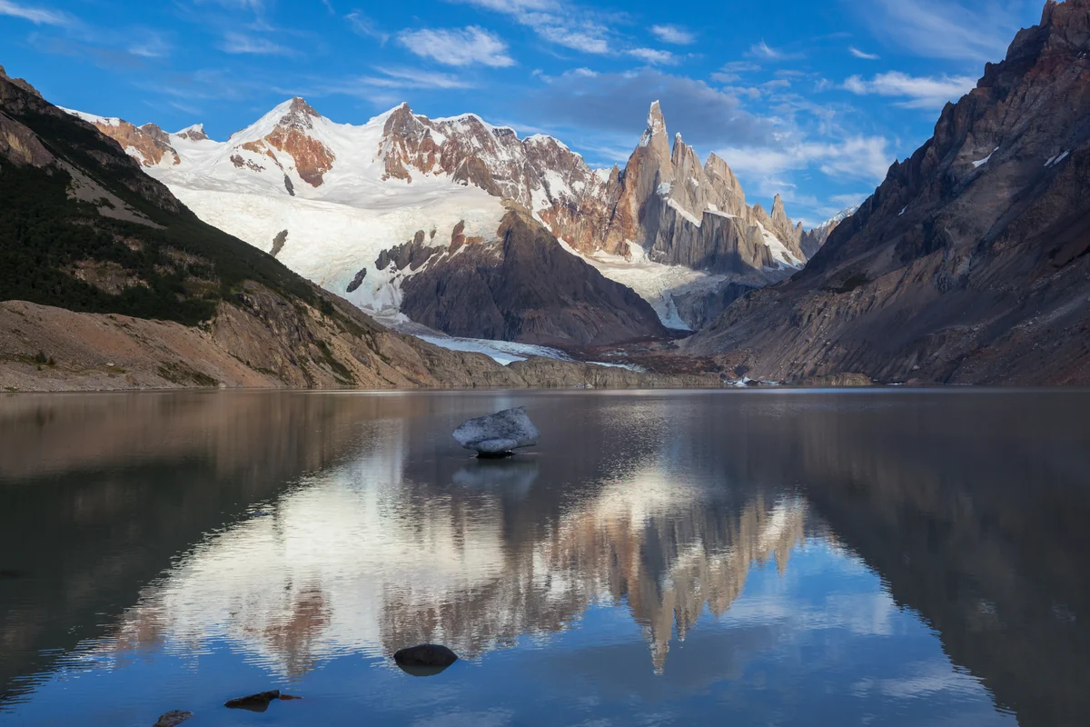 Laguna Torre y el Glaciar Grande al pie del Cerro Torre